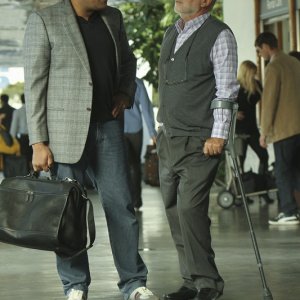 Langston (Laurence Fishburne) e Robbins (Robert David Hall) in: Cello And Goodbye di CSI: Scena del crimine