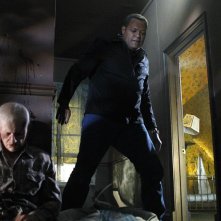 Laurence Fishburne in un momento dell'episodio In A Dark, Dark House di CSI: Scena del crimine