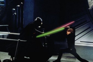 Mark Hamill/ Luke Skywalker affronta Darth Vader ne Il ritorno dello jedi
