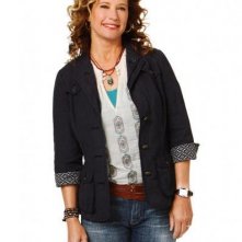 Nancy Travis in una foto promozionale della serie Last Man Standing