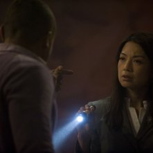 Jamil Walker Smith discute con Ming-Na nell'episodio Alliances di Stargate Universe