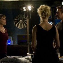 Kathleen Quinlan, Mike Dopud e Alaina Kalanj in un momento dell'episodio Alliances di Stargate Universe