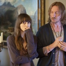 Keira Knightley e David Thewlis in un'immagine di London Boulevard