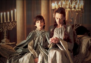 Kate Dickie in una scena dell'episorio The Ponity End della prima stagione di Game of Thrones