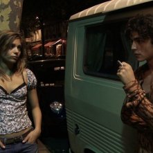 Lizzie Brocheré con Pierre Perrier in una scena di American Translation