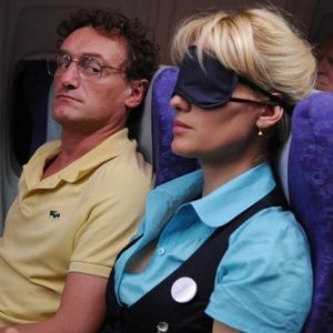 Jean-Paul Rouve e Judith Godrèche nel film Low Cost