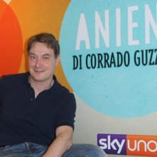 Corrado Guzzanti in una foto promozionale per il suo programma Aniene