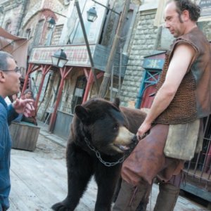 Olivier Gourmet e il regista Abdellatif Kechiche sul set del film Venus noire