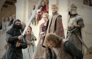Lena Headey, Jack Gleeson e Sean Bean in una scena dell'episodio Baelor di Game of Thrones