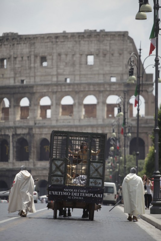 La Carrozza Trainata Dai Cavalli Davanti Al Colosseo Durante L Originale Lancio Del Film L Ultimo De 206451