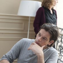 Benjamin Biolay in una scena della commedia Pourquoi tu pleures?