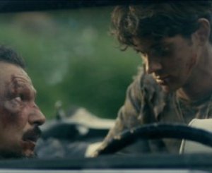 Nick Damici e Connor Paolo in Stake Land