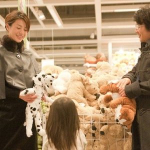 Haruka Igawa in una sequenza del film Tokyo Kouen