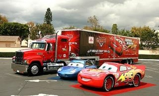 Una scena del film Cars 2