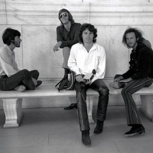 John Densmore, Ray Manzarek, Jim Morrison e Robby Krieger, protagonisti di When You're Strange