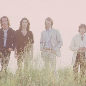 Robby Krieger, Jim Morrison, Ray Manzarek e John Densmore nel film When You're Strange