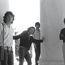 Un'immagine dei Doors a cui è dedicato il documentario di Tom DiCillo When You're Strange