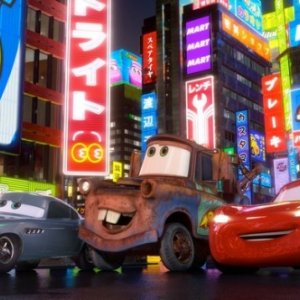 Cars 2: Finn McMissile, Cricchetto e Saetta McQueen sotto i riflettori di Tokyo
