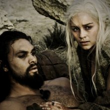 Emilia Clarke E Jason Momoa In Una Sequenza Dell Episodio Fire And Blood Di Game Of Thrones 207068