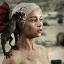 Emilia Clarke In Una Scena Dell Episodio Fire And Blood Di Game Of Thrones 207069