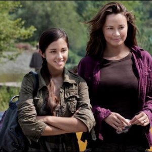 Seychelle Gabriel e Moon Bloodgood nel pilot di Falling Skies