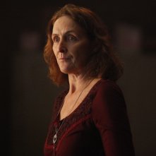 Fiona Shaw in una scena della stagione 4 di True Blood