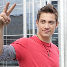 Chase Armitage solare nel film Beat the World