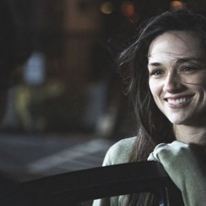 Crystal Reed in una scena dell'episodio 'Wolf Moon' di Teen Wolf