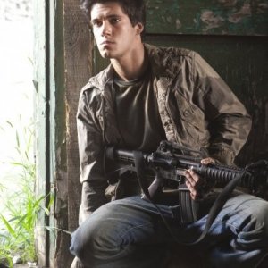 Drew Roy nell'episodio Prisoner of War della serie Falling Skies