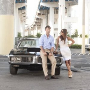 Jeffrey Donovan e Gabrielle Anwar nell'episodio 'No Good Deed' di Burn Notice