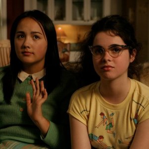 Maia Lee  e Vanessa Marano nel film Dear Lemon Lima