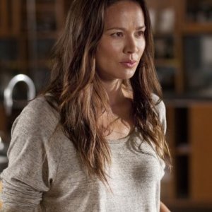 Moon Bloodgood nell'episodio Prisoner of War della serie Falling Skies