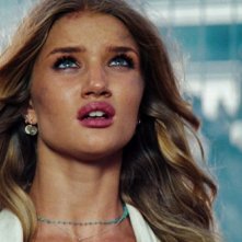 Primo piano di Rosie Huntington-Whiteley dal film Transformers: The Dark of the Moon