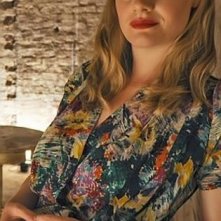 Romola Garai in una foto promozionale per The Hour