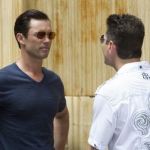 Seth Peterson e Jeffrey Donovan nell'episodio 'Mind Games' di Burn Notice