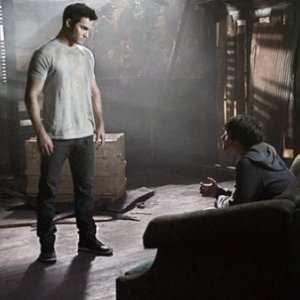 Tyler Hoechlin e Tyler Posey nell'episodio 'Pack Mentality' di Teen Wolf