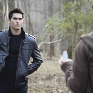 Una scena con Tyler Hoechlin nell'episodio 'Wolf Moon' di Teen Wolf
