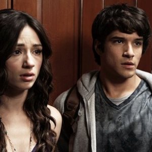 Tyler Posey e Crystal Reed nell'episodio 'Magic Bullet' di Teen Wolf stagione uno
