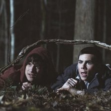Una scena con Tyler Posey e Dylan O'Brien nell'episodio 'Wolf Moon' di Teen Wolf