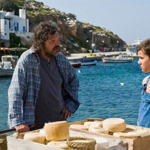 Emir Kusturica e Thibault Le Guellec nel film Nicostratos the Pelican