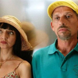 Ni à vendre ni à louer: Maria de Medeiros e Jacques Gamblin nel film