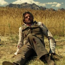 Nikolaj Coster-Waldau in una scena del western Blackthorn