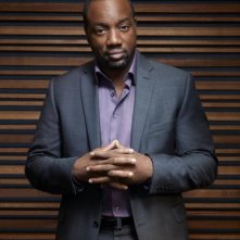 Una foto promozionale di Malik Yoba per la serie Alphas