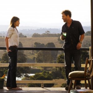 Charlotte Gainsbourg con Marton Csokas in una immagine del film The Tree