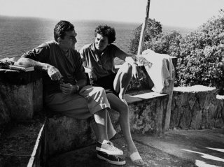 Luchino Visconti e Suso Cecchi D'Amico ad Ischia, nella residenza La Colombaia