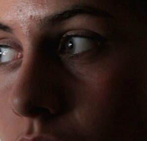 Primissimo piano di Tresy Taddei dal film L'erede