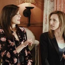 Constance Marie e Marlee Matlin nell'episodio 'Portrait of My Father' di Switched at Birth