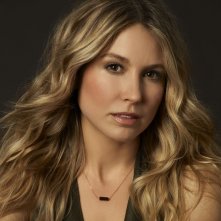 Sarah Carter in una foto promozionale per la serie Falling Skies