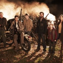 Un'altra immagine promozionale del cast della serie Falling Skies