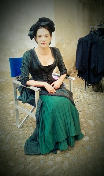 Asia Argento sul set di Dracula 3D, diretto da suo padre Dario